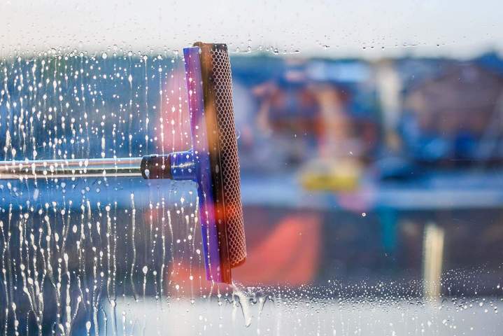 Lavage vitrines Montereau-Fault-Yonne